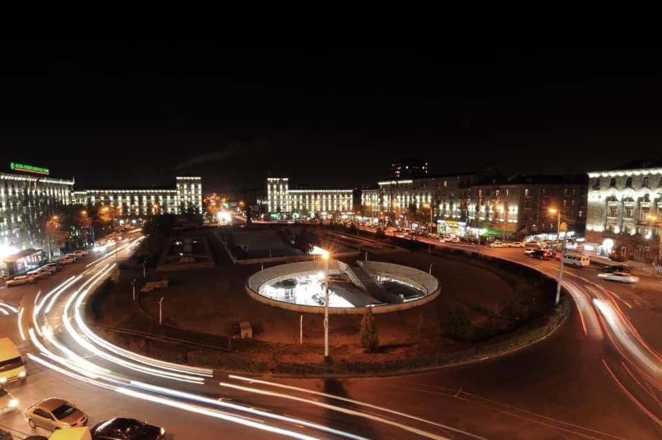 Квартира Около Станции Метро С Балконами Erywań Zewnętrze zdjęcie